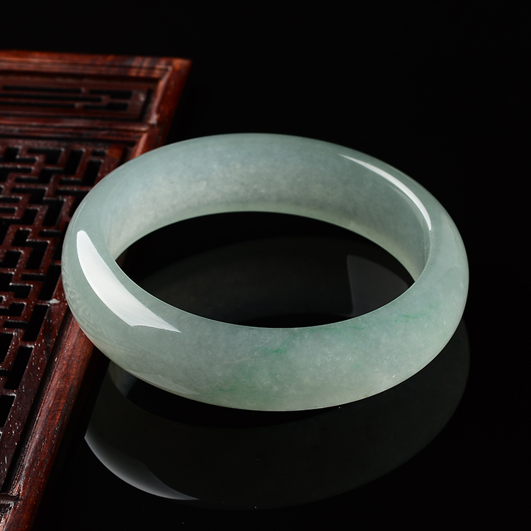 (超值推荐)冰种晴水略飘翠手镯(59.5mm)