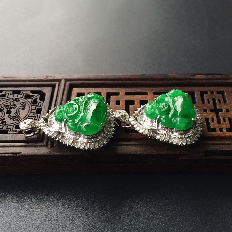 (超值推荐)冰种阳绿镶白金钻石玉佛胸坠(一对)
