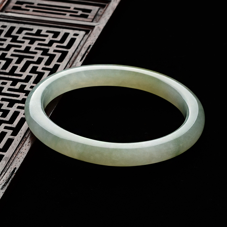 糯冰种晴水淡黄翡贵妃镯(58.4mm-48.1mm)