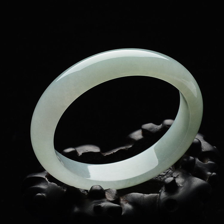 糯冰种晴水贵妃镯(56.2mm-50.4mm)