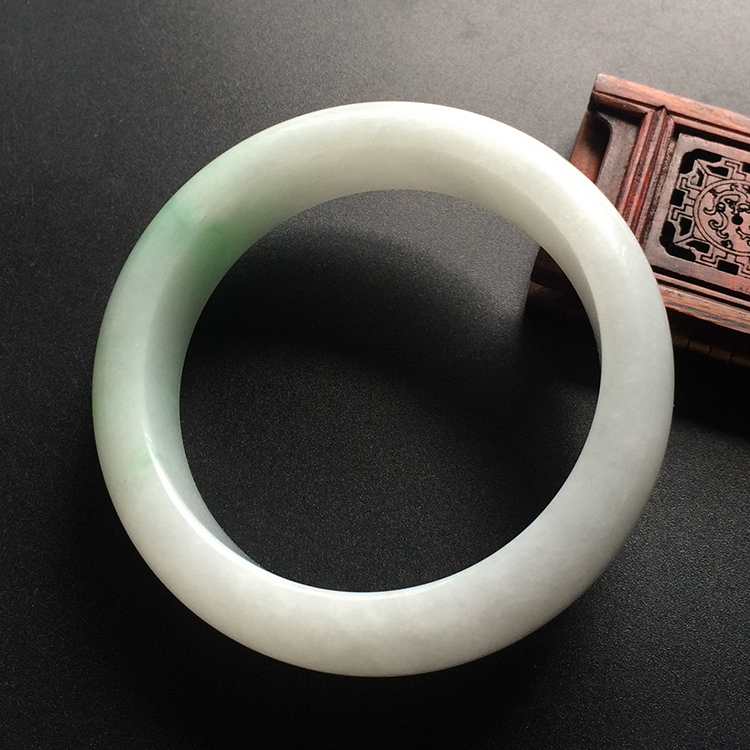 (超值推荐)糯冰种飘翠手镯(58.1mm)