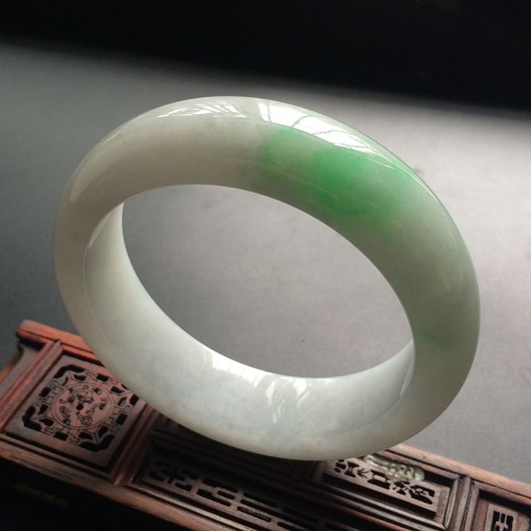 (超值推荐)糯冰种飘翠手镯(58.1mm)