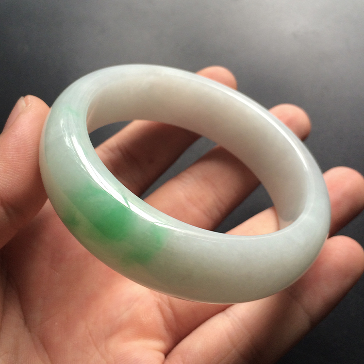 (超值推荐)糯冰种飘翠手镯(58.1mm)