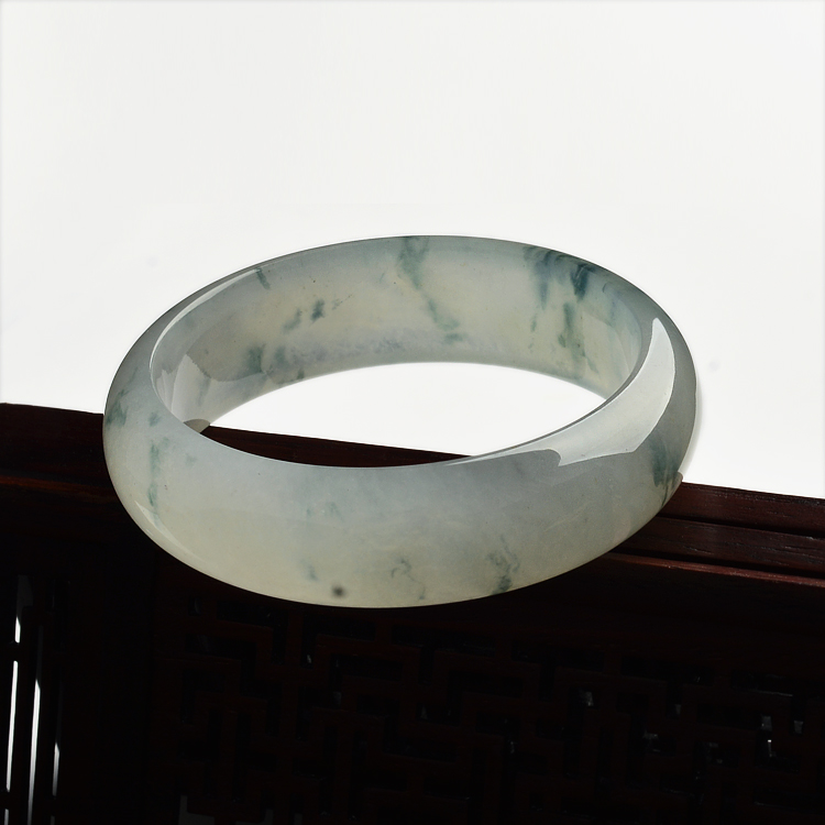 (超值推荐)冰种飘花手镯(56.5mm)