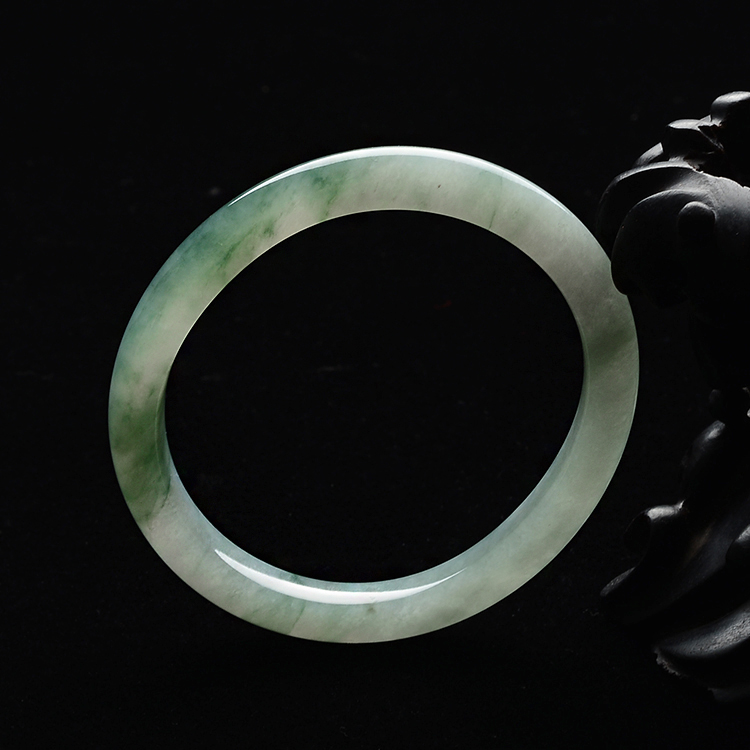 (超值推荐)糯冰种晴水飘花贵妃镯(54.6mm-46.5mm)