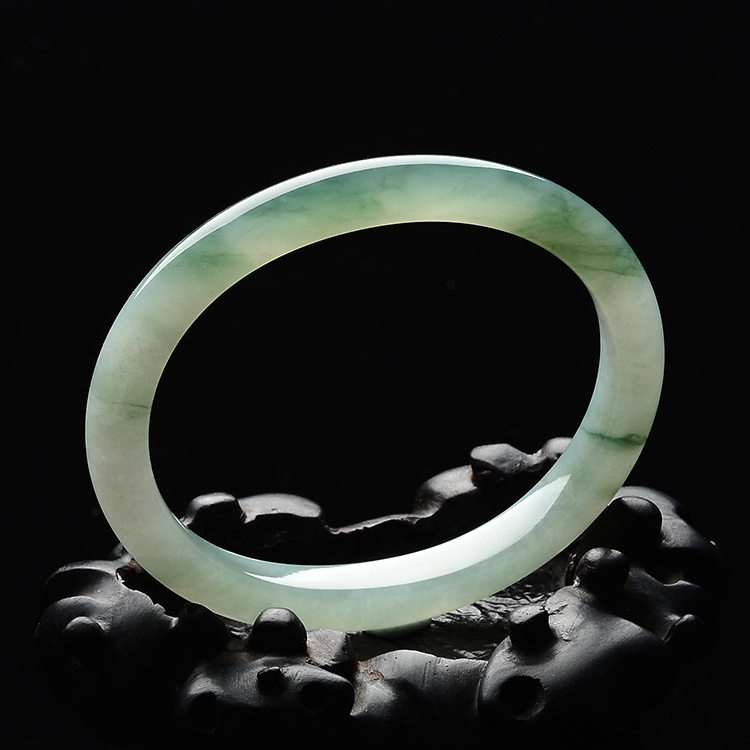 (超值推荐)糯冰种晴水飘花贵妃镯(54.6mm-46.5mm)