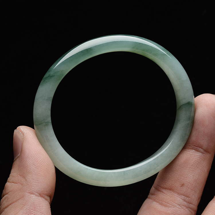 (超值推荐)糯冰种晴水飘花贵妃镯(54.6mm-46.5mm)