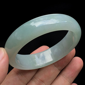 (超值推荐)糯冰种晴水贵妃手镯(54mm-49mm)
