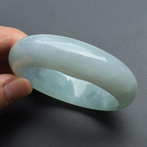 (超值推荐)糯冰种晴水手镯(57mm)