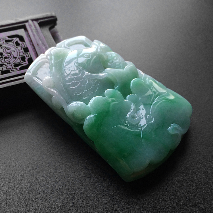 (超值推荐)糯冰种飘翠连年有余挂件