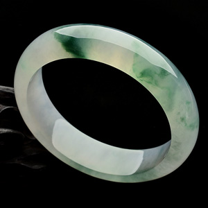（超值推荐）冰种飘绿花手镯（59.5mm）