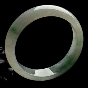 (超值推荐)糯冰种飘绿花手镯(58.4mm)
