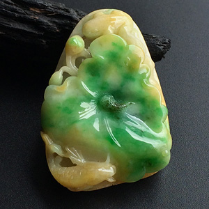 (超值推荐)糯冰种黄加绿年年有余挂件