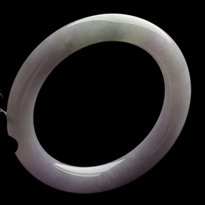 (超值推荐)糯冰种淡春带彩圆条手镯(57.6mm)