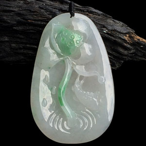 糯冰种飘翠年年有余挂件