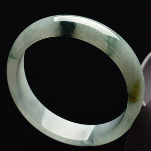 （超值推荐）糯冰种飘花贵妃镯（49.4mm-55.3mm）