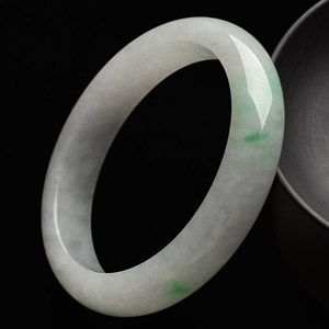 （超值推荐）糯冰种飘翠手镯（56.6mm）