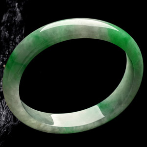 （超值推荐）糯冰种飘阳绿贵妃镯（50.5mm-58.5mm）