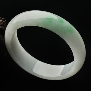 (超值推荐)糯冰种飘翠手镯(58.1mm)