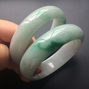 (超值推荐)糯冰种飘翠手镯(一对)(59.8mm/59.6mm)