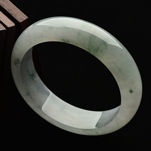 糯冰种飘花手镯(58mm)