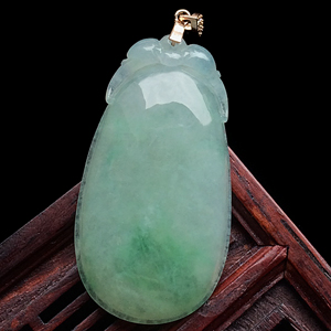 糯冰种略飘翠福瓜挂件