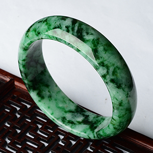 (超值推荐)糯冰种浓绿手镯(56.6mm)