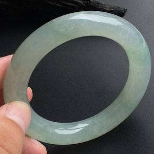 （超值推荐）糯冰种晴水圆条手镯（56.6mm）