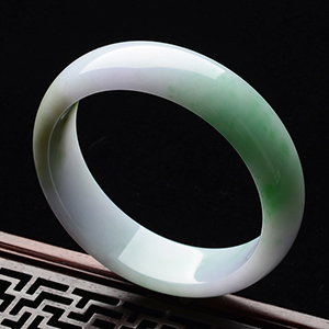 (超值推荐)糯冰种春带彩手镯(58.5mm)