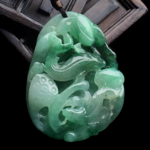 糯冰种飘翠年年有余挂件