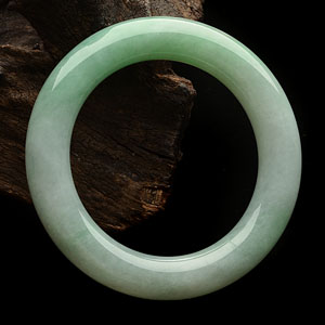 (超值推荐)糯冰种绿晴水圆条手镯(58mm)