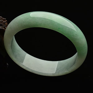 糯冰种晴水飘翠手镯(58mm)