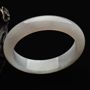 (超值推荐)糯冰种淡晴水手镯(56mm)