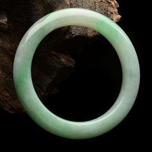 (超值推荐)糯冰种晴水飘翠圆条手镯(61.2mm)