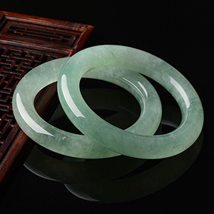 (超值推荐)冰种晴水圆条手镯(单价)(56.7mm/56.8mm)