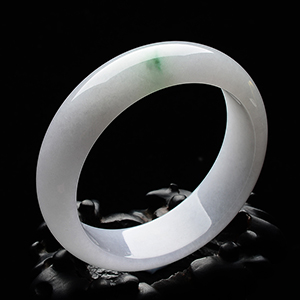 糯冰种淡春带彩手镯(57.8mm)
