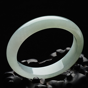糯冰种晴水贵妃镯(56.2mm-50.4mm)
