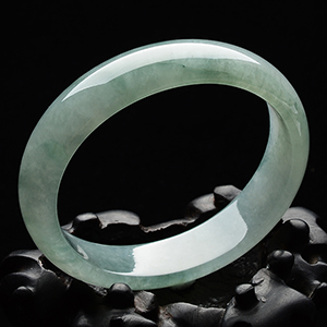 糯冰种晴水飘花贵妃镯(56.8mm-50mm)
