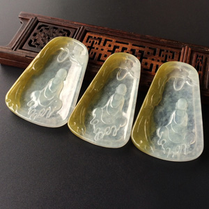 (超值推荐)冰种褐黄翡松下静悟挂件(一批走)