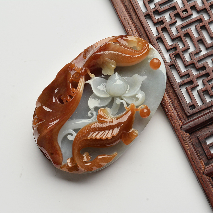(超值推荐)糯冰种褐红翡连年有余挂件