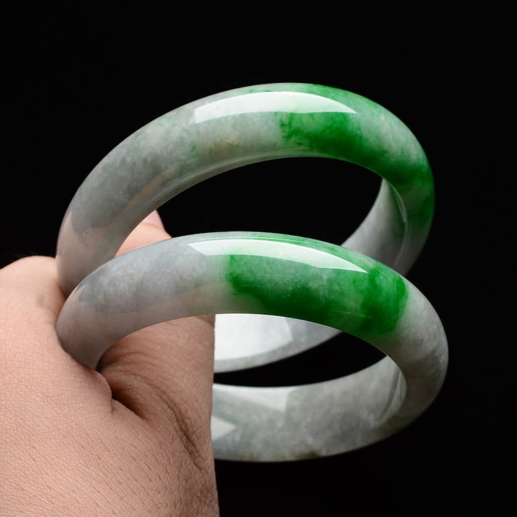 糯冰种晴水飘阳绿手镯(一对)(57mm/55.1mm）