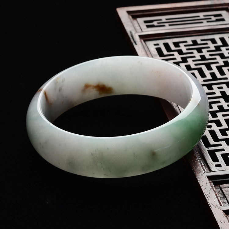 糯冰种翠色略带褐黄翡手镯(60.3mm)