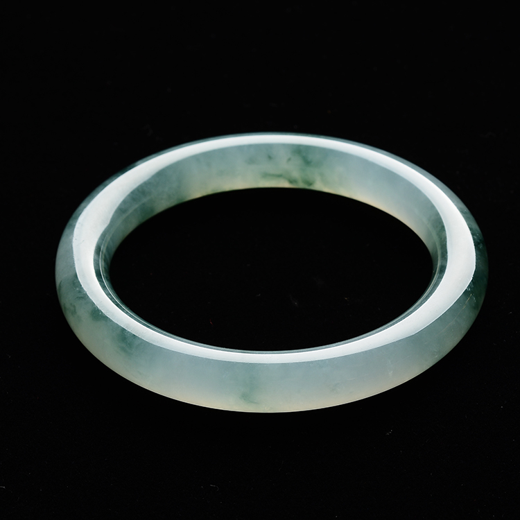 (超值推荐)糯冰种晴水飘花圆条手镯（56.7mm）