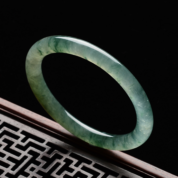 (超值推荐)冰种晴水飘花贵妃镯（53.8mm-47.3mm）