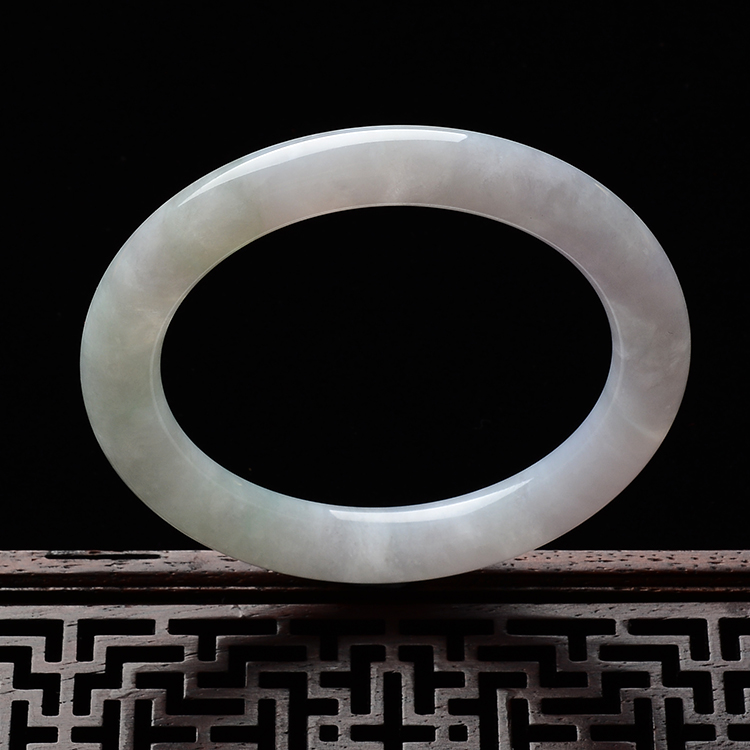 (超值推荐)糯冰种淡紫罗兰带晴水圆条手镯(54.4mm)