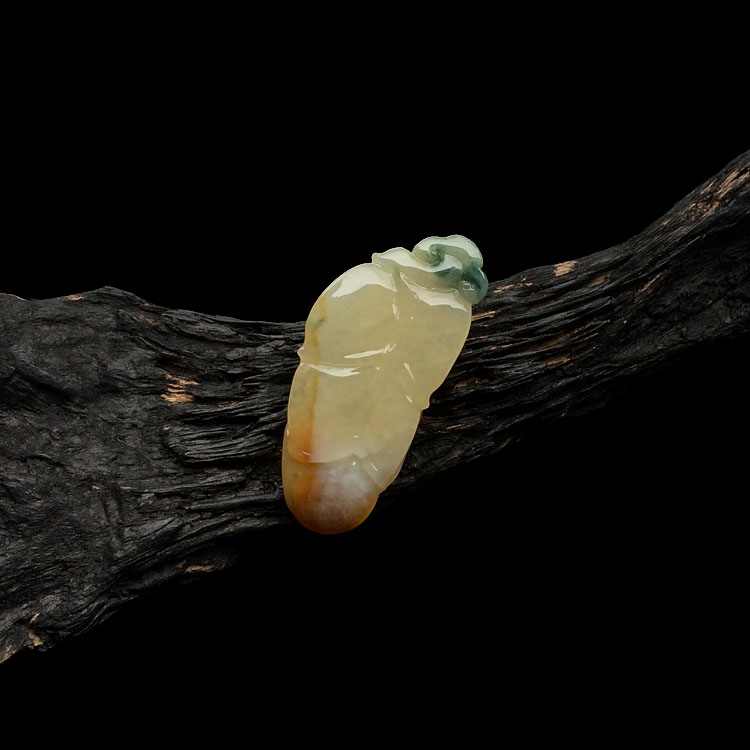 糯冰种黄翡飘花一夜成名挂件