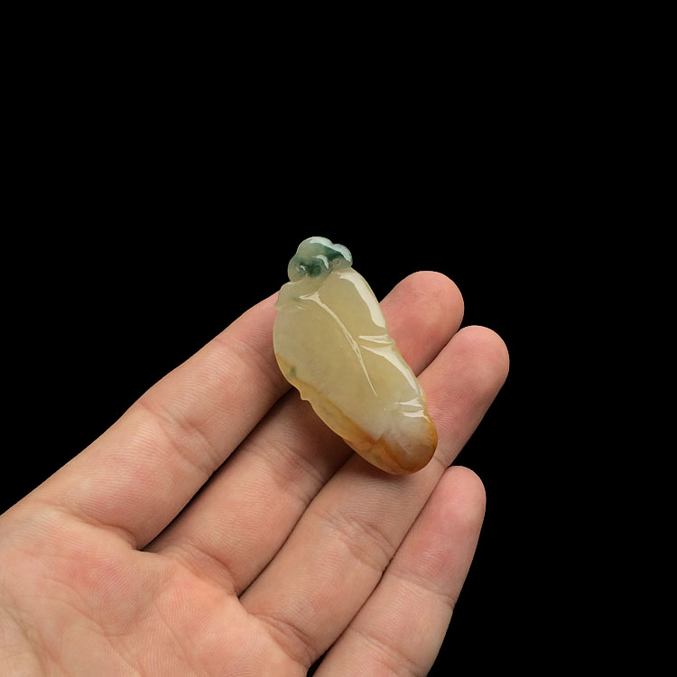 糯冰种黄翡飘花一夜成名挂件