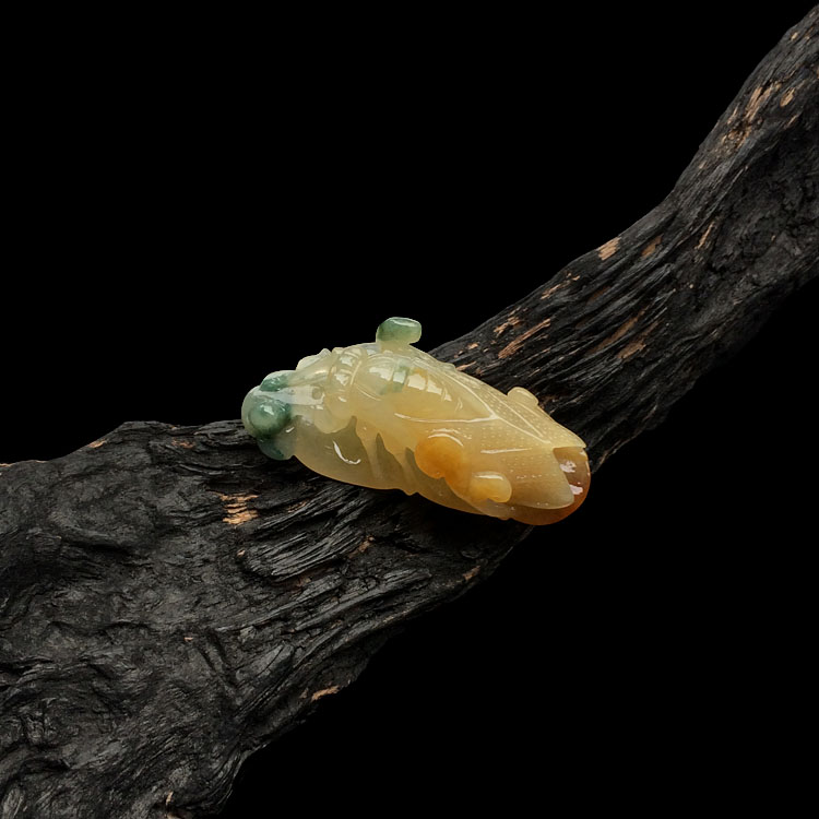 糯冰种黄翡飘花一夜成名挂件