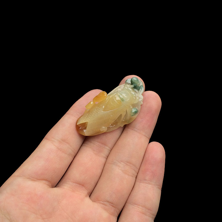 糯冰种黄翡飘花一夜成名挂件
