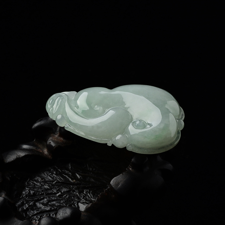 (超值推荐)糯冰种淡晴水略飘花如意挂件